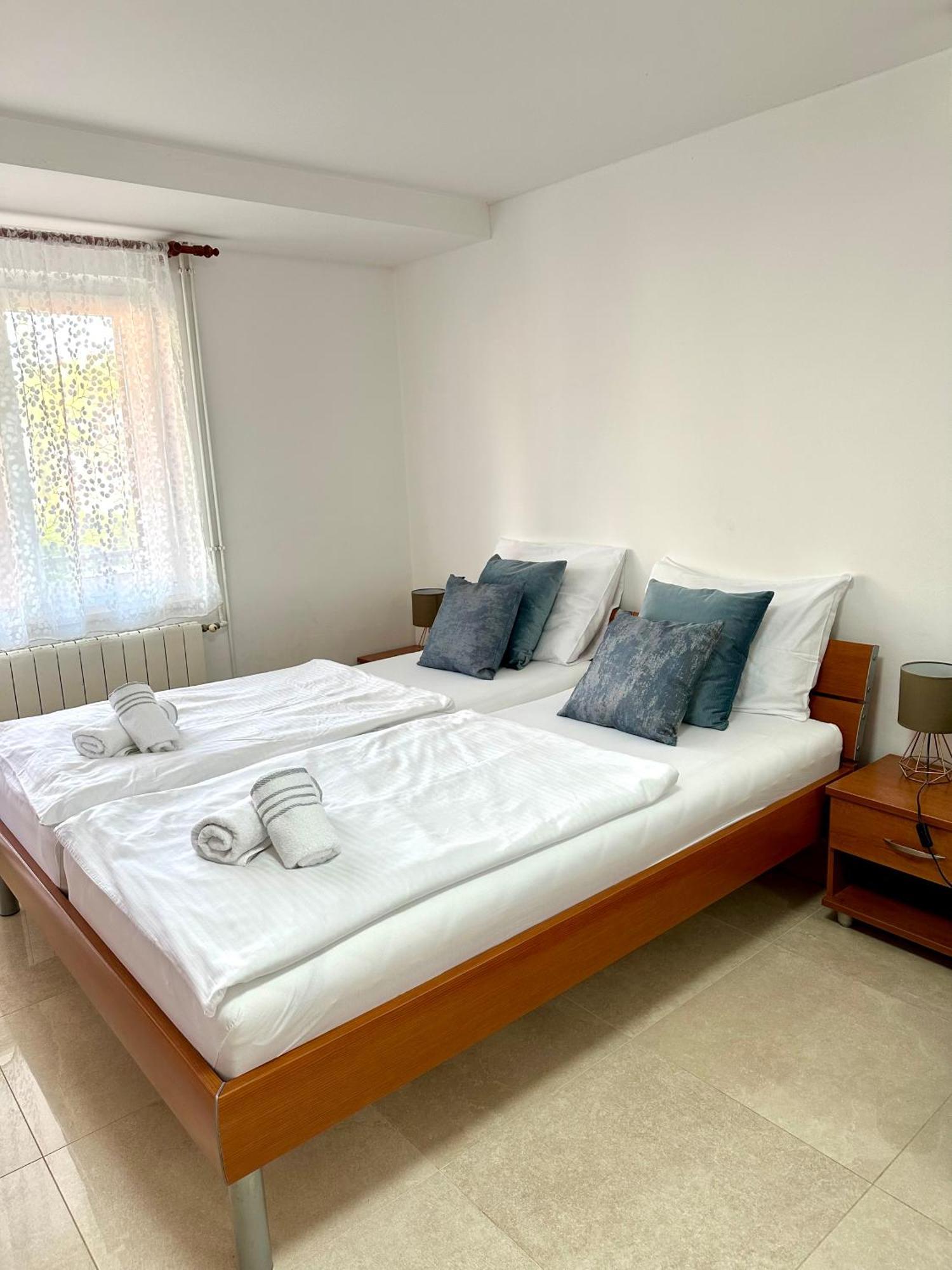Apartment Sara Njivice Esterno foto