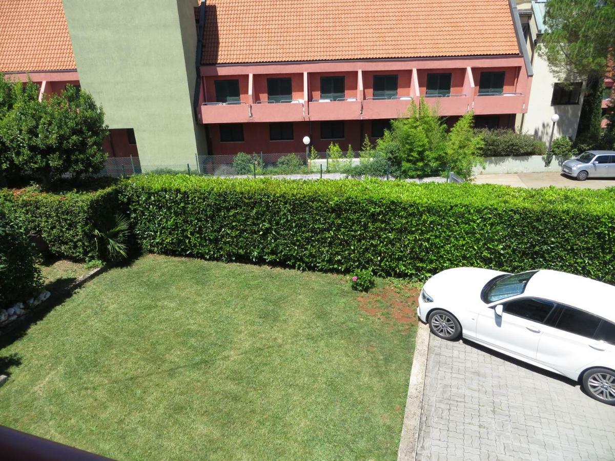 Apartment Sara Njivice Esterno foto